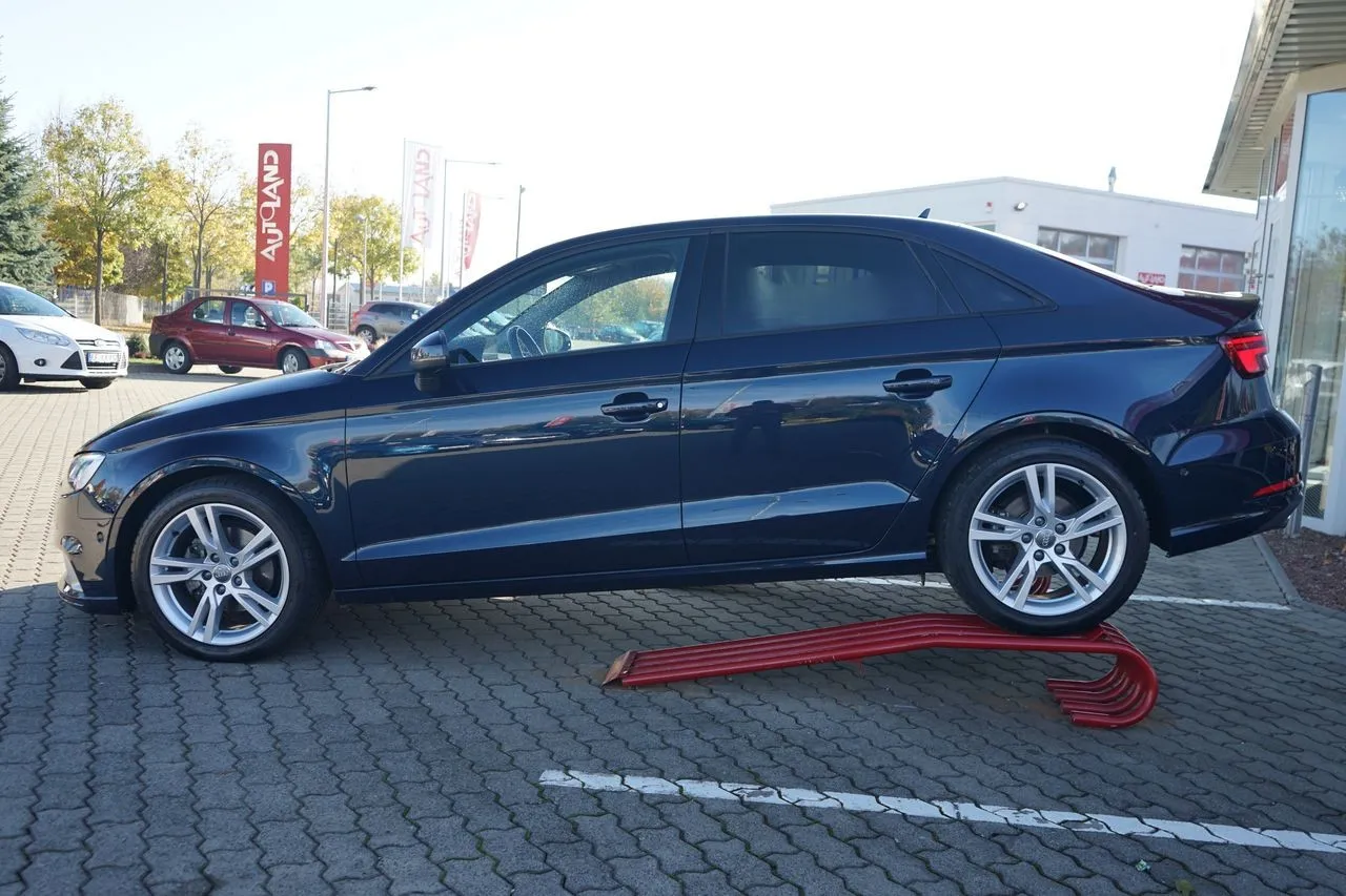 Audi A3 1.5 TSI Limousine sport...  Image 3